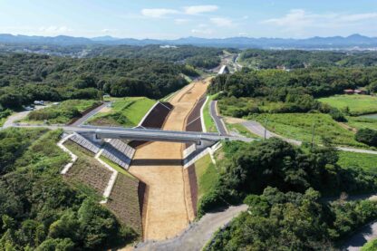 alt="令和6年度 三隅・益田道路 津田地区外 第5改良工事 国土交通省 発注 竣工 令和7年9月 高橋建設株式会社"